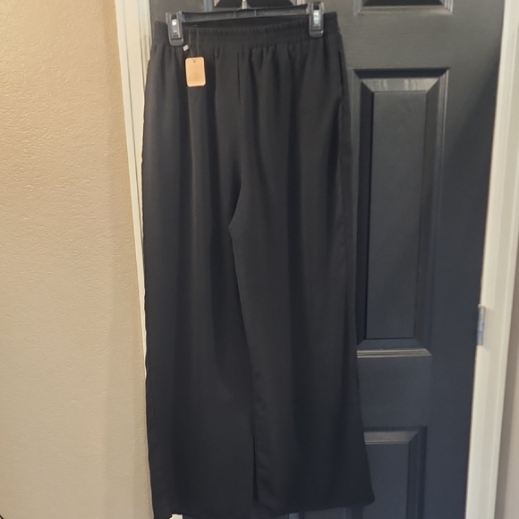 Elegant Black Wide-Leg Pants - Picture 3 of 3